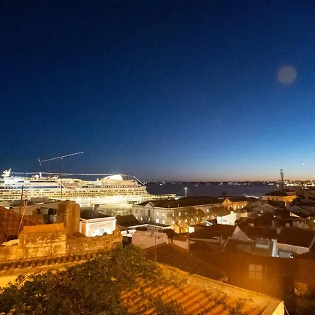 Апартаменты Alfama, The Heart Of Fado - Minutes From Tram 28 *