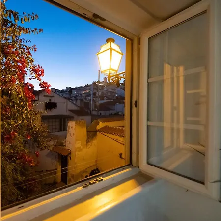 Alfama, The Heart Of Fado - Minutes From Tram 28 * Лиссабон
